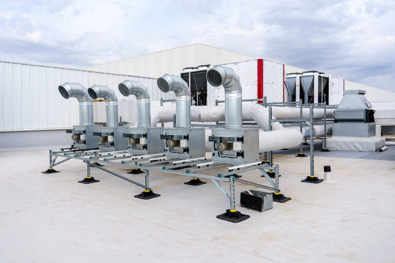 MAQSER - Sistemas de enfriamiento industrial: chillers, calderas y torres